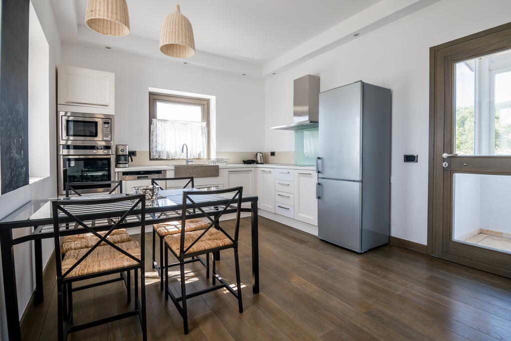 קרבומילוס White Villas מראה חיצוני תמונה